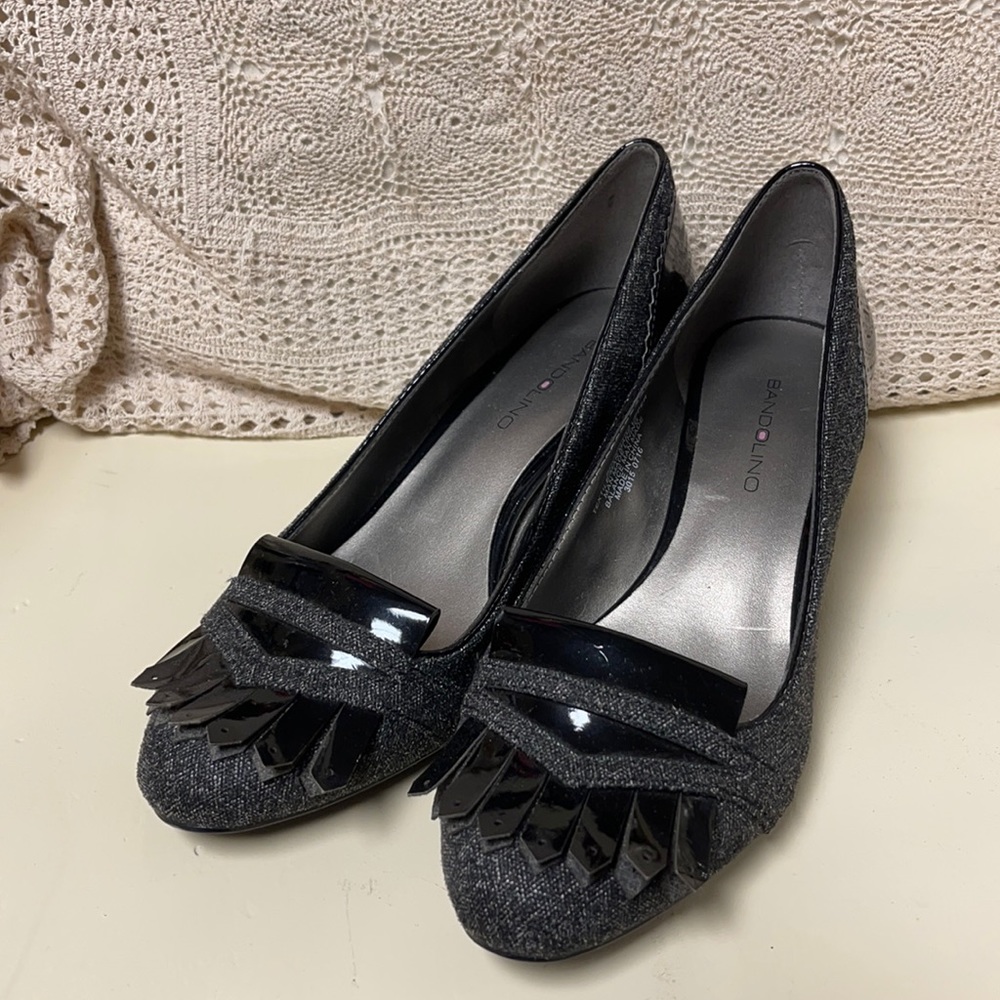 Bandolino 6.5 gray black heels 2”